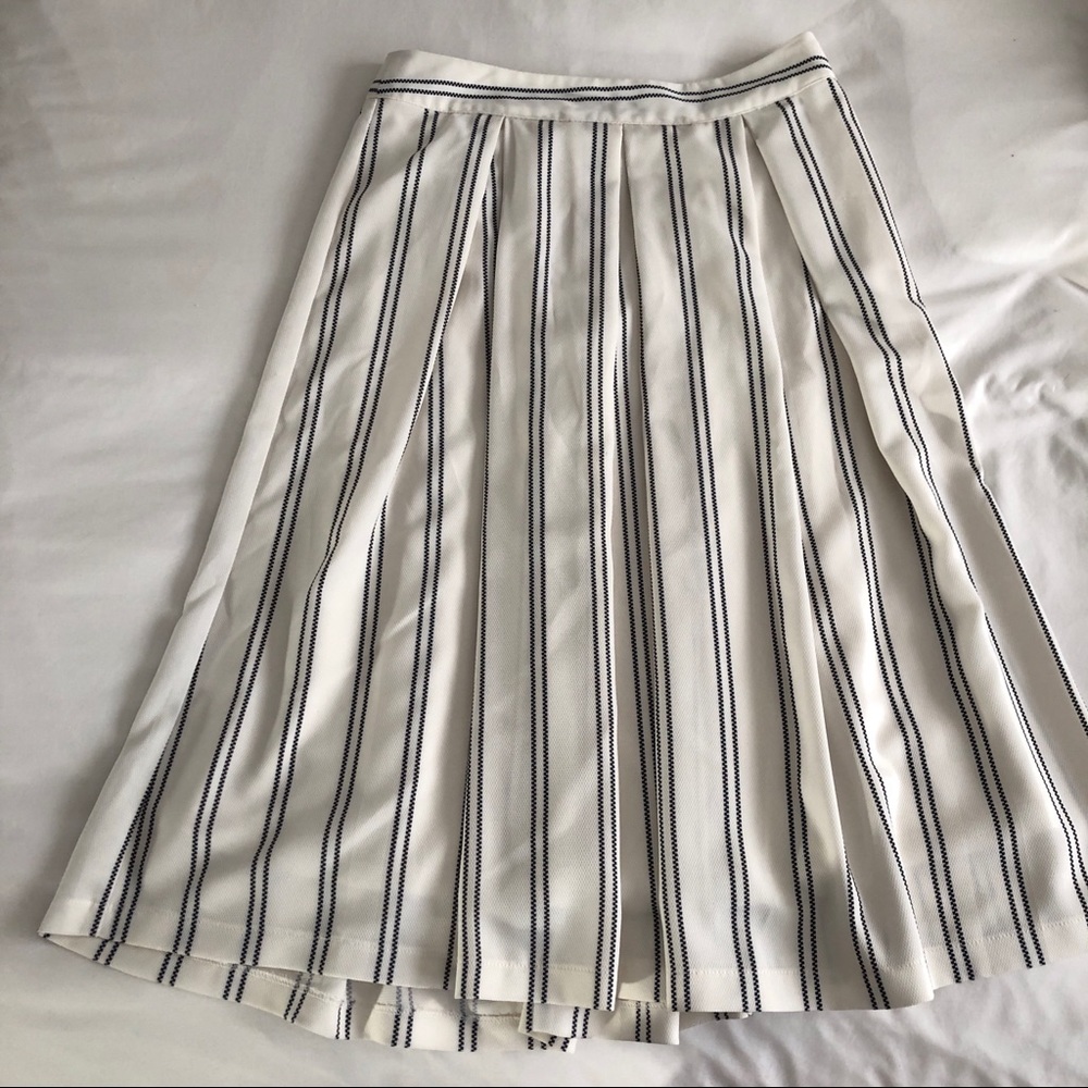 JOA | stripped skirt